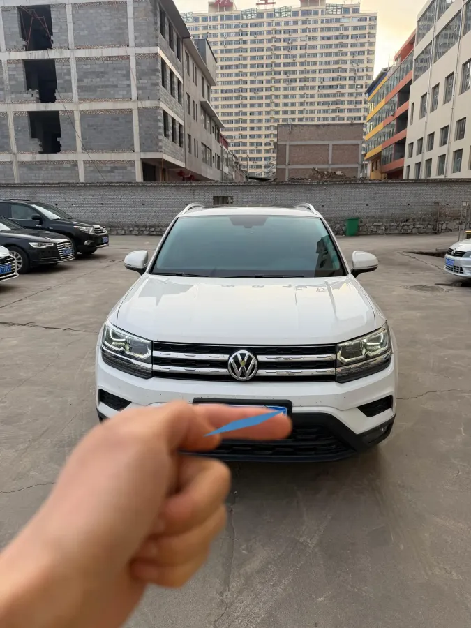 2019 MINI MINI 1.5T 102HP L3 7DCT,autocango,china used car exporter,china ev exporter,chinese used car exporter,chinese used ev exporter