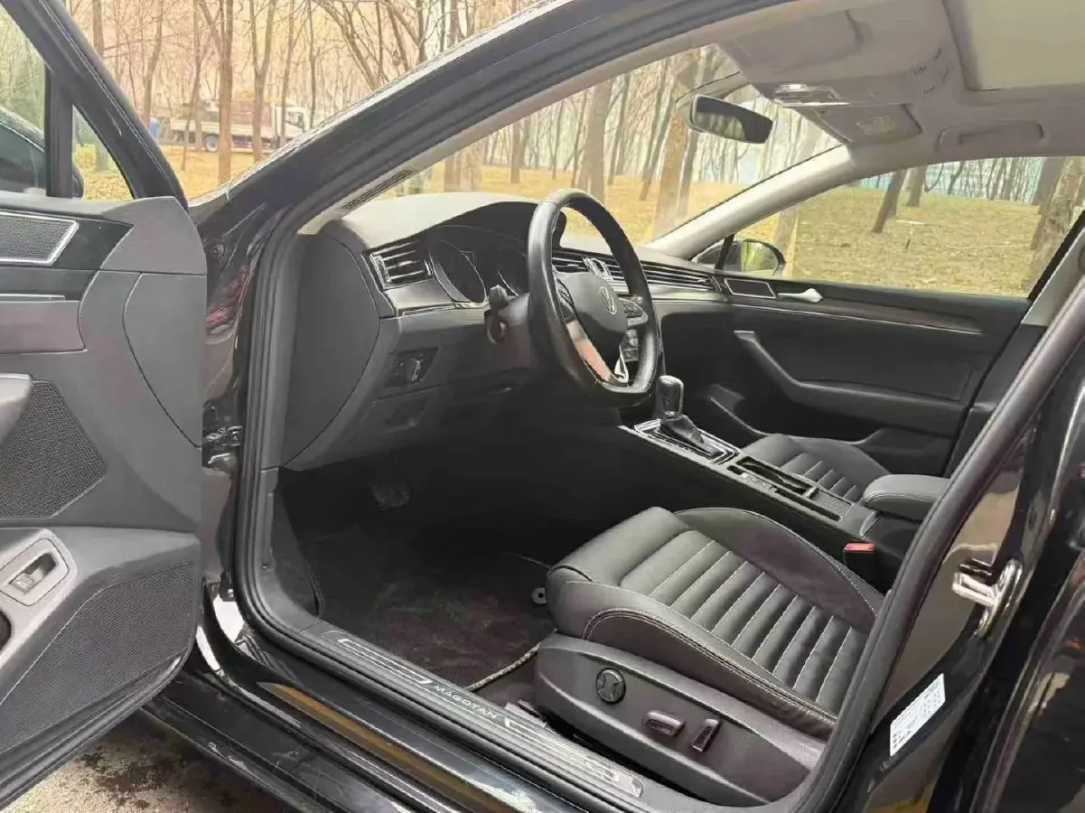 2020 Volkswagen Magotan 2.0T 186HP L4 7DCT,autocango,china used car exporter,china ev exporter,chinese used car exporter,chinese used ev exporter