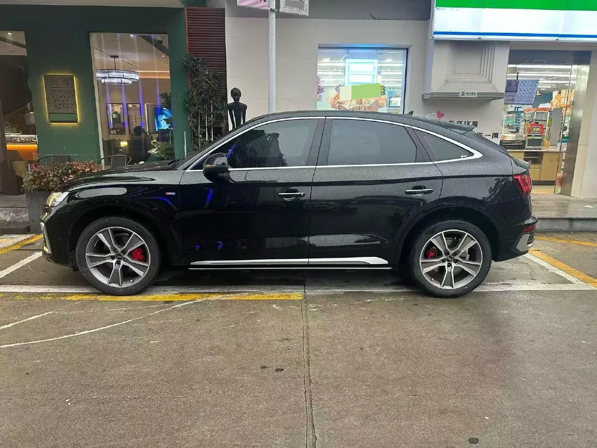 2021 Audi Q5L Sportback 2.0T 252HP L4 7DCT,autocango,china used car exporter,china ev exporter,chinese used car exporter,chinese used ev exporter