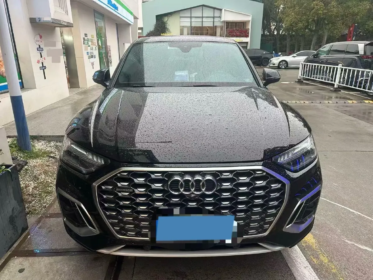 2021 Audi Q5L Sportback 2.0T 252HP L4 7DCT,autocango,china used car exporter,china ev exporter,chinese used car exporter,chinese used ev exporter