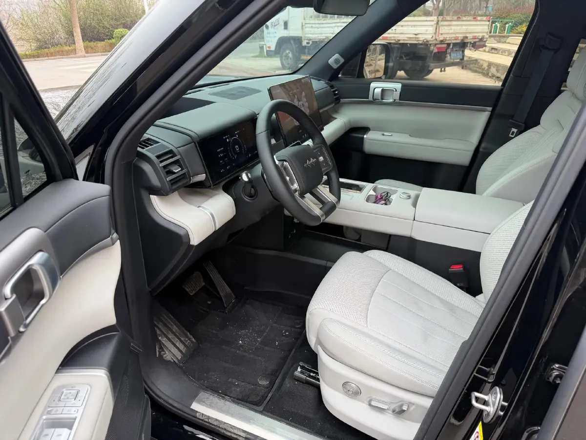 2025 FangChengBao Tai 7 1.5T 156HP L4 E-CVT PHEV,autocango,china used car exporter,china ev exporter,chinese used car exporter,chinese used ev exporter