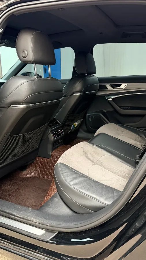 2023 Audi A6L 2.0T 245HP L4 7DCT,autocango,china used car exporter,china ev exporter,chinese used car exporter,chinese used ev exporter