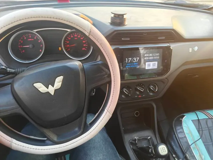 2018 WuLing HongGuang 1.5L 105HP L4 5MT,autocango,china used car exporter,china ev exporter,chinese used car exporter,chinese used ev exporter