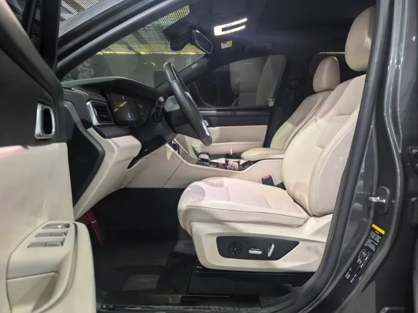 2021 Li ONE Range Extended 131HP REEV 40.5KWH,autocango,china used car exporter,china ev exporter,chinese used car exporter,chinese used ev exporter