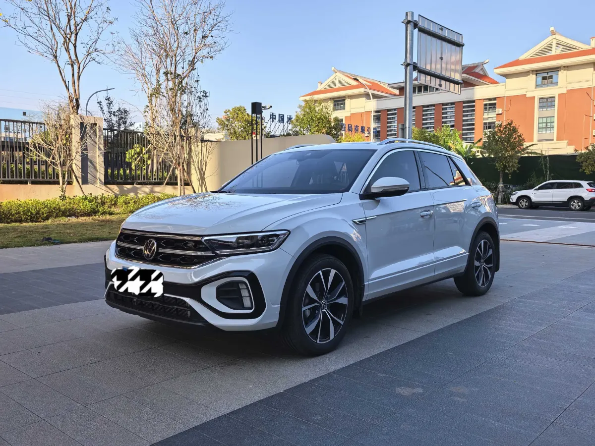 2025 Volkswagen T-Roc 1.5T 160HP L4 7DCT,autocango,china used car exporter,china ev exporter,chinese used car exporter,chinese used ev exporter