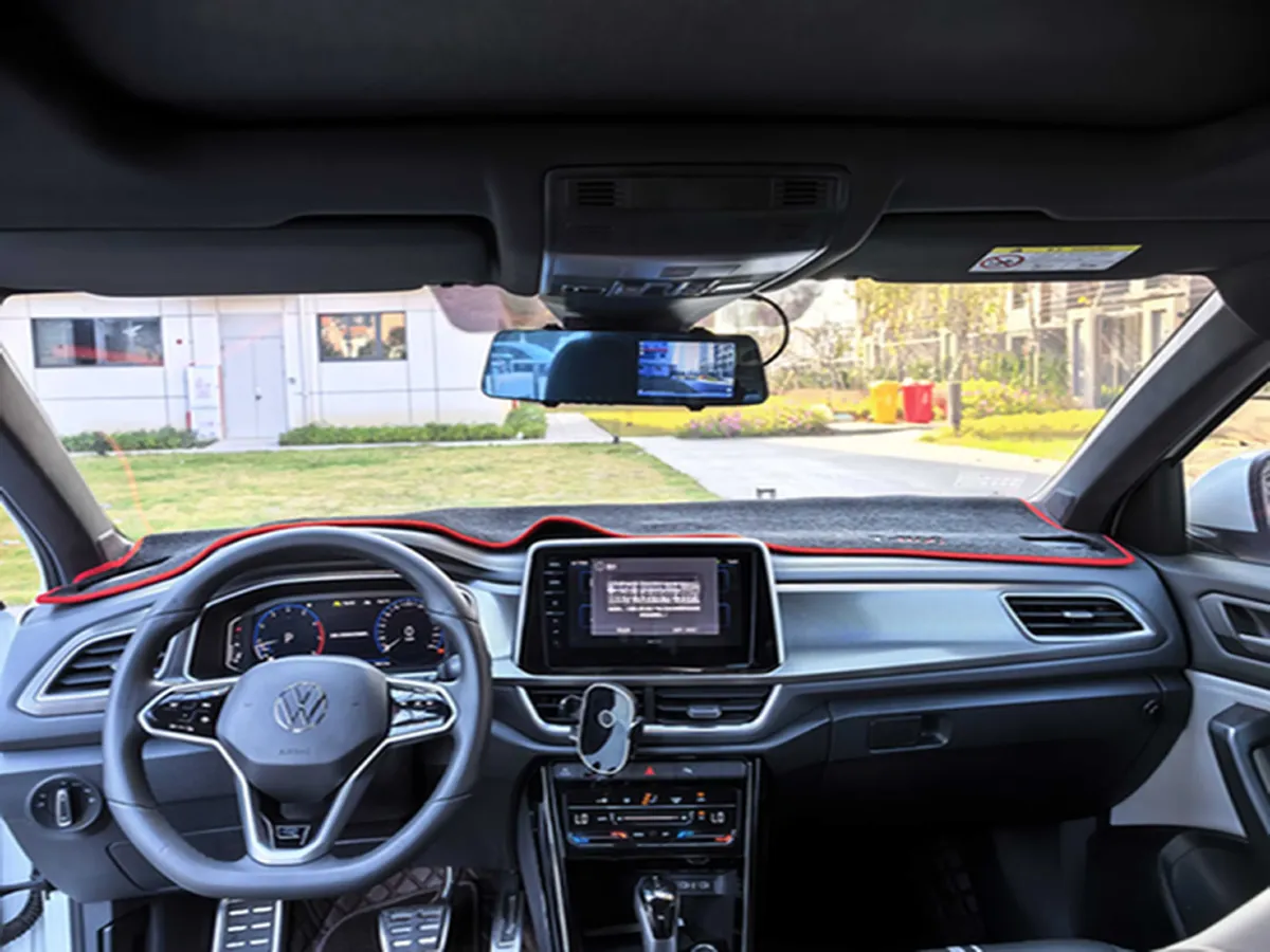 2025 Volkswagen T-Roc 1.5T 160HP L4 7DCT,autocango,china used car exporter,china ev exporter,chinese used car exporter,chinese used ev exporter