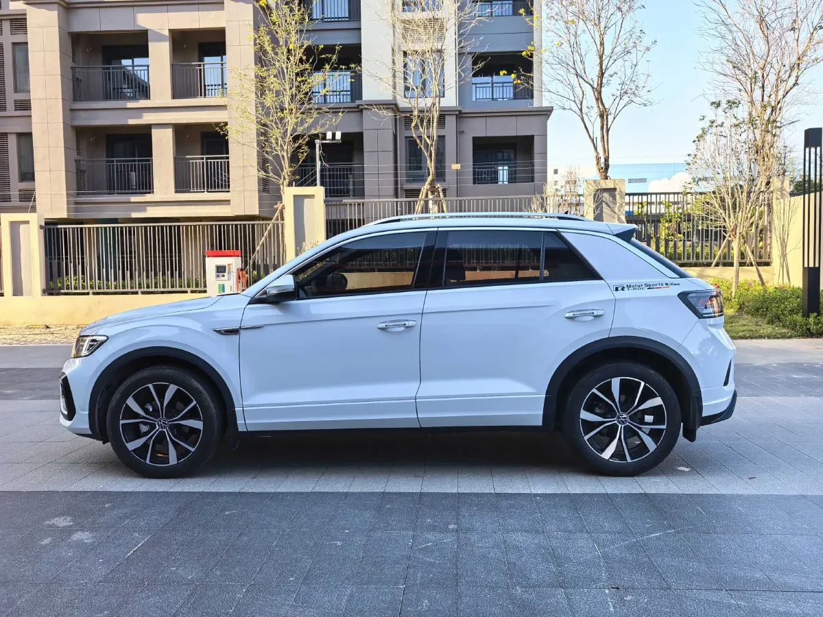 2025 Volkswagen T-Roc 1.5T 160HP L4 7DCT,autocango,china used car exporter,china ev exporter,chinese used car exporter,chinese used ev exporter