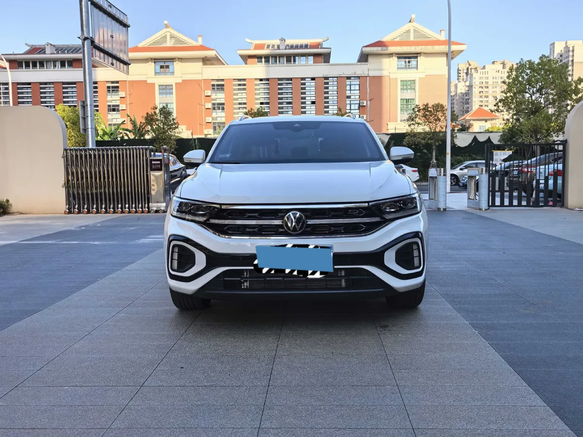 2025 Volkswagen T-Roc 1.5T 160HP L4 7DCT,autocango,china used car exporter,china ev exporter,chinese used car exporter,chinese used ev exporter