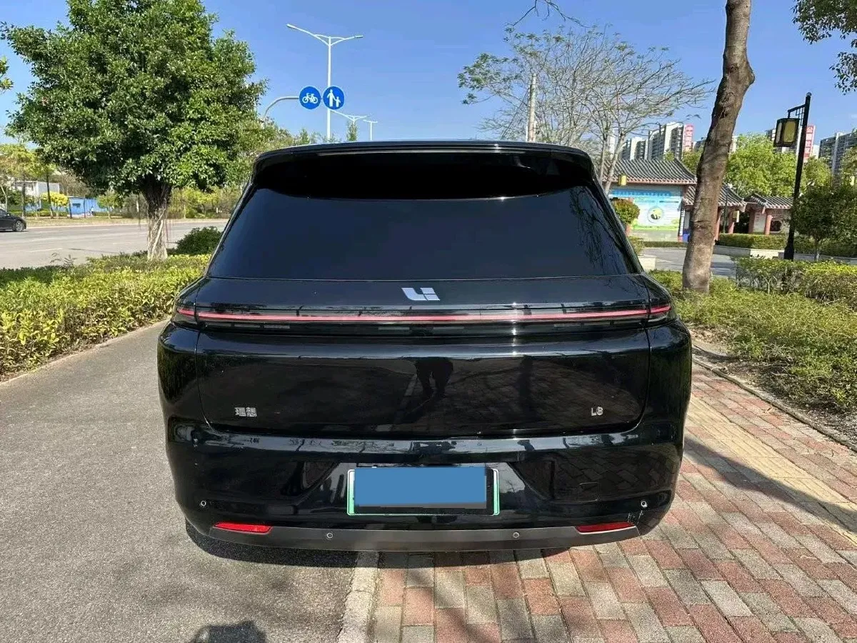 2023 Li L8 Range Extended 154HP REEV 40.9KWH,autocango,china used car exporter,china ev exporter,chinese used car exporter,chinese used ev exporter