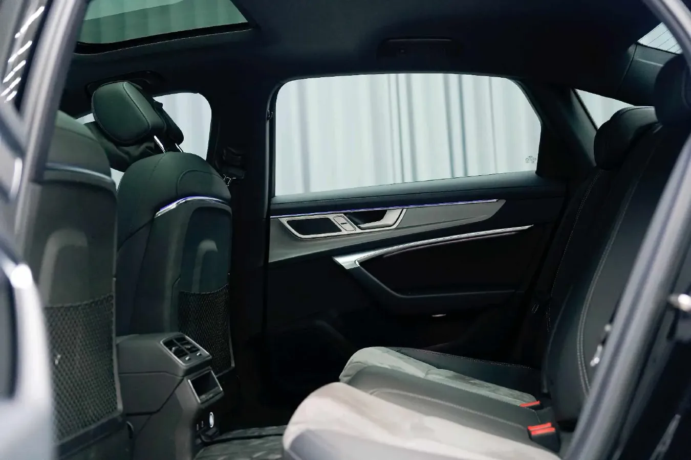 2023 Audi A6L 2.0T 190HP L4 7DCT,autocango,china used car exporter,china ev exporter,chinese used car exporter,chinese used ev exporter