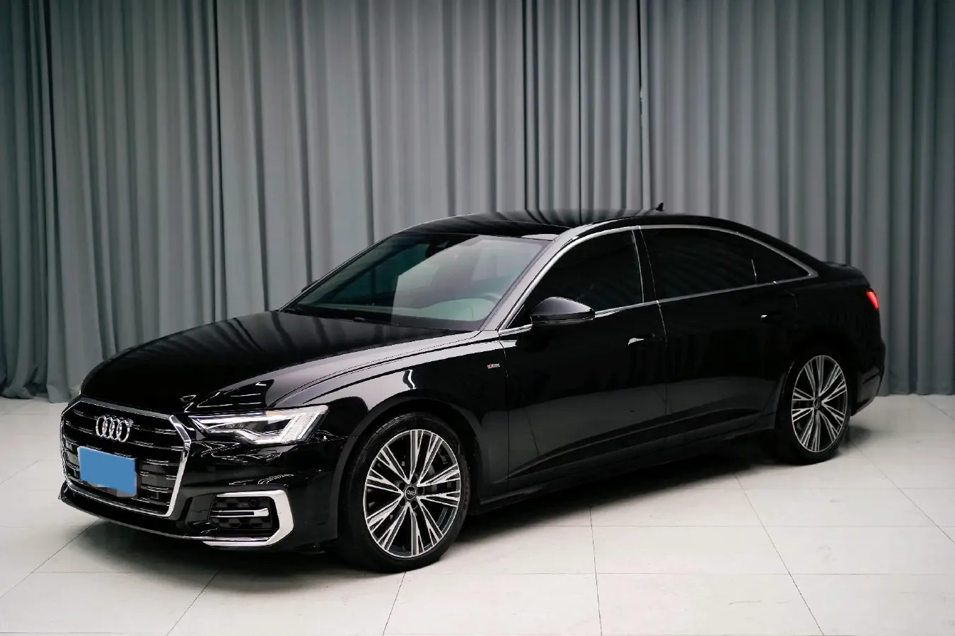 2023 Audi A6L 2.0T 190HP L4 7DCT,autocango,china used car exporter,china ev exporter,chinese used car exporter,chinese used ev exporter