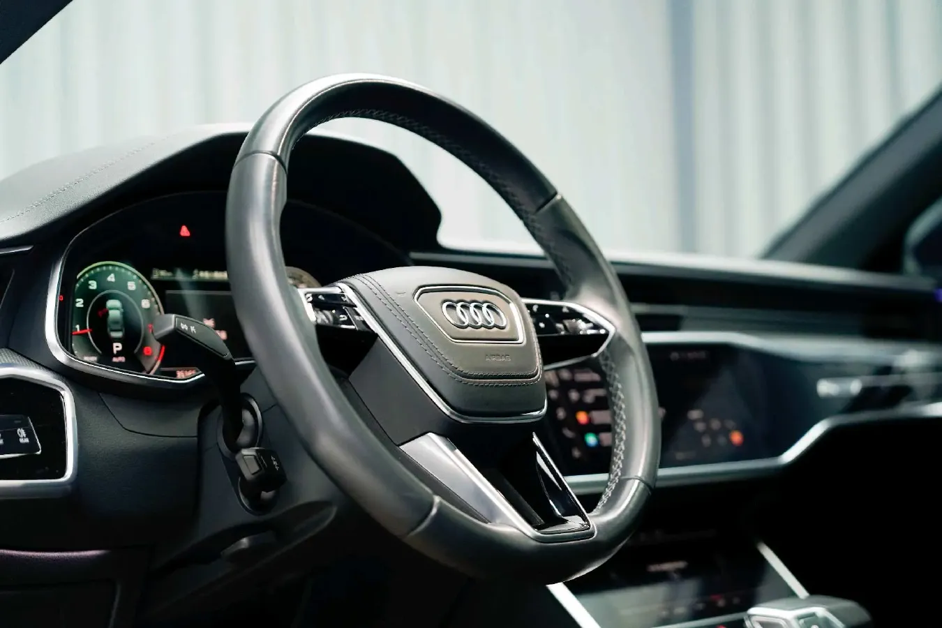 2023 Audi A6L 2.0T 190HP L4 7DCT,autocango,china used car exporter,china ev exporter,chinese used car exporter,chinese used ev exporter