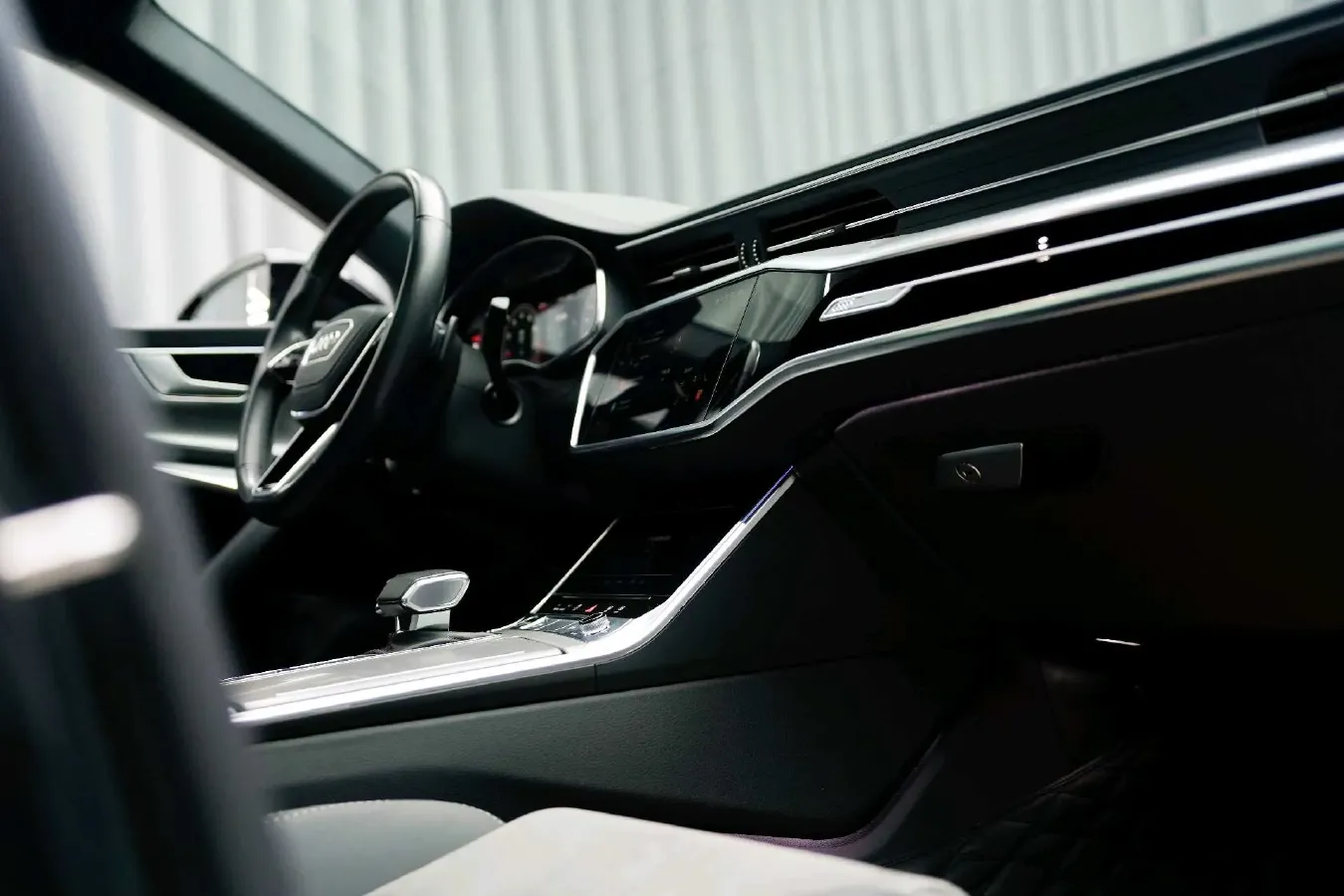 2023 Audi A6L 2.0T 190HP L4 7DCT,autocango,china used car exporter,china ev exporter,chinese used car exporter,chinese used ev exporter