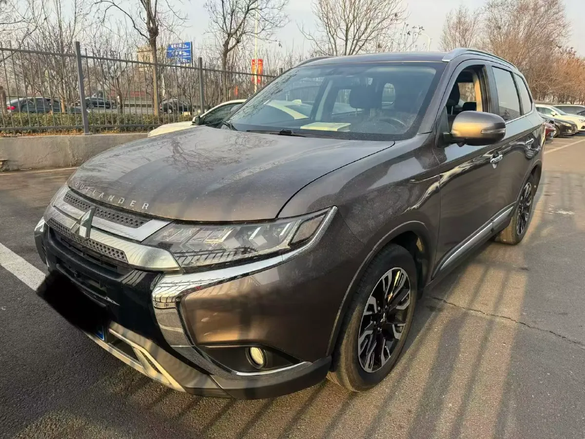 2020 Mitsubishi Outlander 2.4L 192HP L4 CVT,autocango,china used car exporter,china ev exporter,chinese used car exporter,chinese used ev exporter