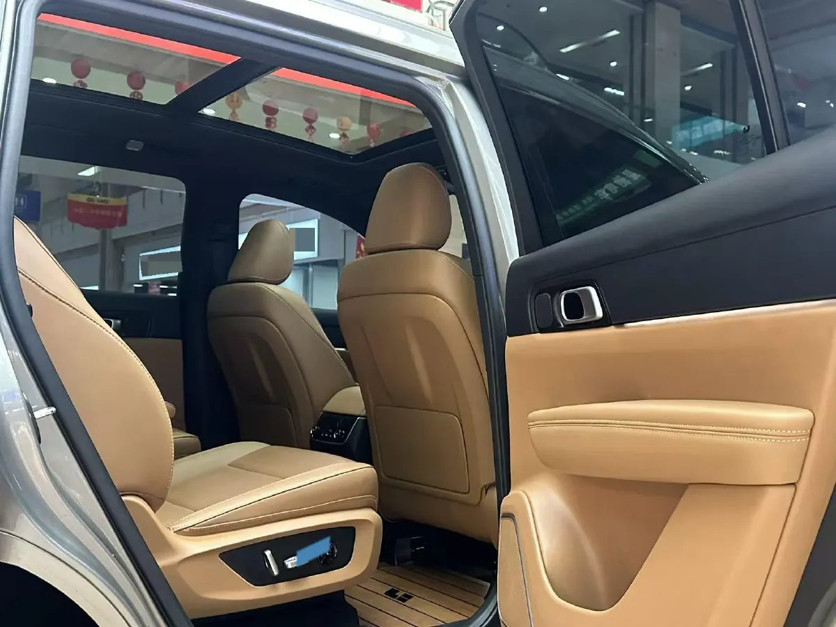 2021 Li ONE Range Extended 131HP REEV 40.5KWH,autocango,china used car exporter,china ev exporter,chinese used car exporter,chinese used ev exporter