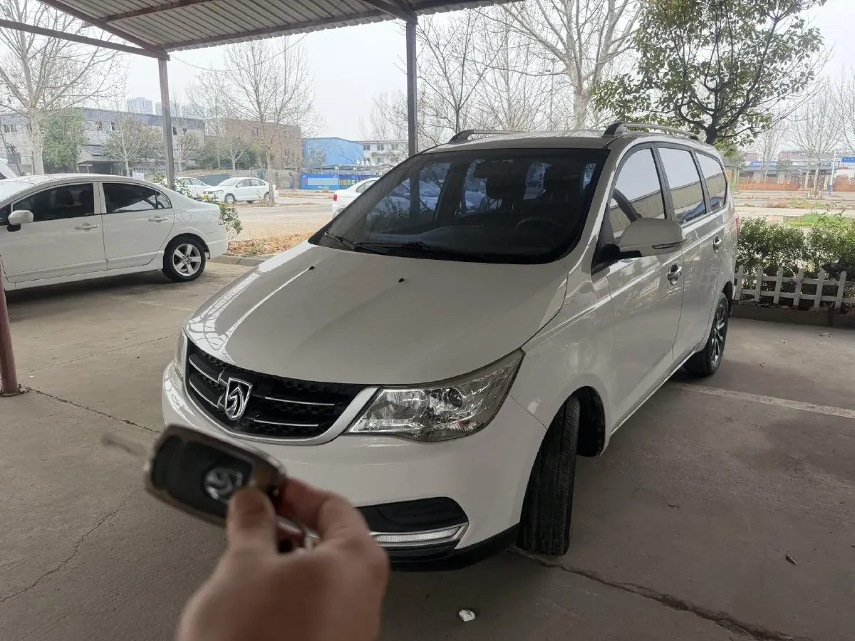2016 BaoJun 730 1.5L 112HP L4 5MT,autocango,china used car exporter,china ev exporter,chinese used car exporter,chinese used ev exporter