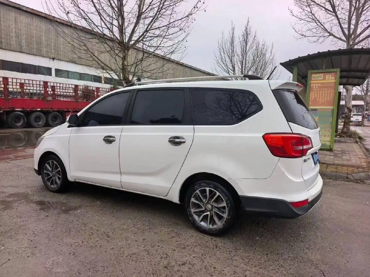 2016 BaoJun 730 1.5L 112HP L4 5MT,autocango,china used car exporter,china ev exporter,chinese used car exporter,chinese used ev exporter