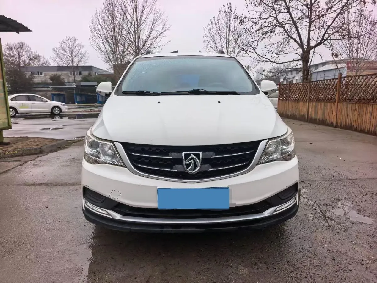 2016 BaoJun 730 1.5L 112HP L4 5MT,autocango,china used car exporter,china ev exporter,chinese used car exporter,chinese used ev exporter