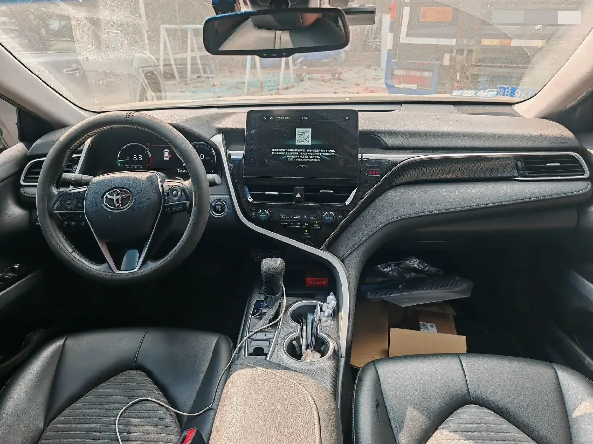 2023 Toyota Camry 2.5L 207HP L4 8AT,autocango,china used car exporter,china ev exporter,chinese used car exporter,chinese used ev exporter