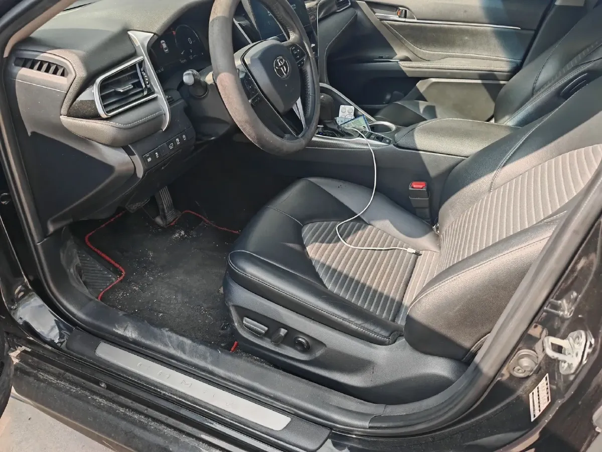 2023 Toyota Camry 2.5L 207HP L4 8AT,autocango,china used car exporter,china ev exporter,chinese used car exporter,chinese used ev exporter