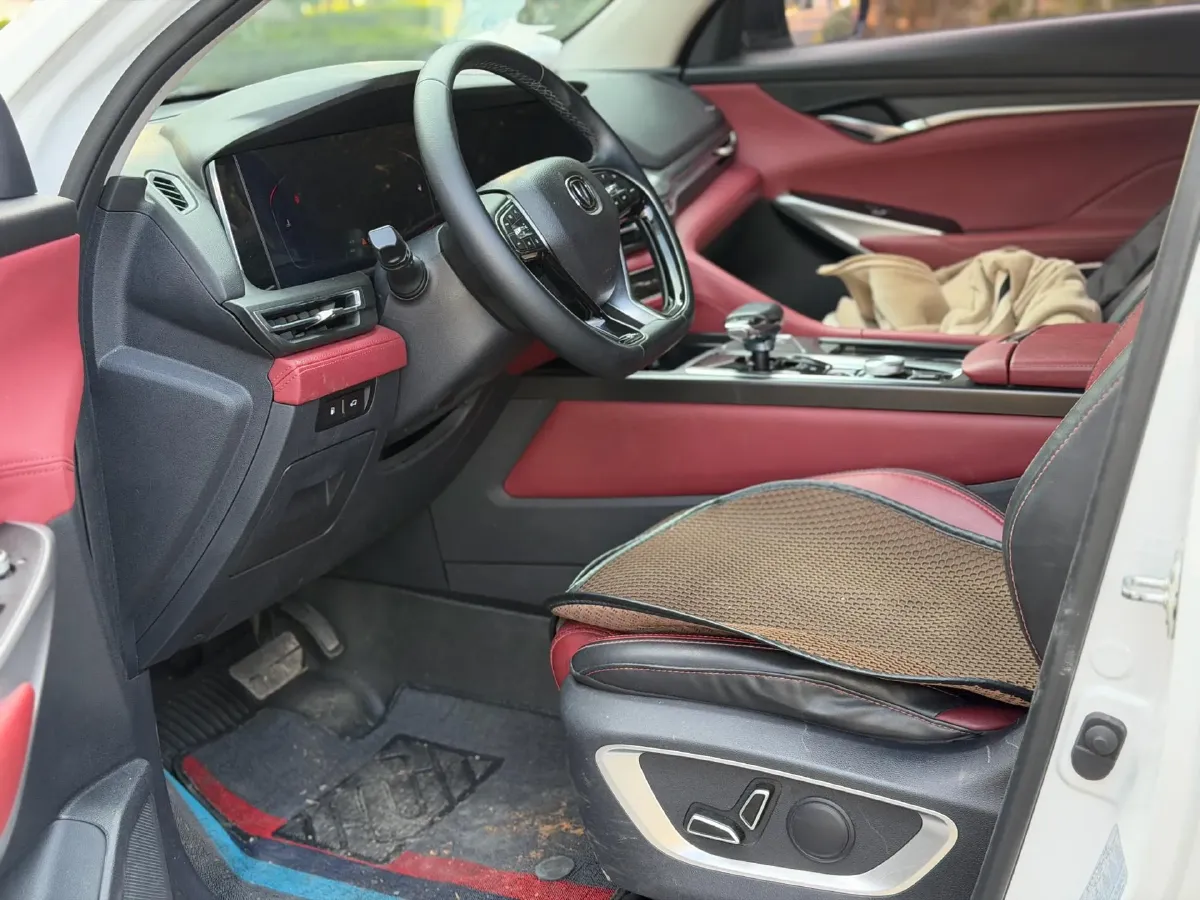 2020 ChangAn CS75 Plus 2.0T 233HP L4 8AT,autocango,china used car exporter,china ev exporter,chinese used car exporter,chinese used ev exporter