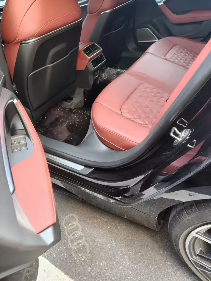 2024 Audi A7L 2.0T 245HP L4 7DCT,autocango,china used car exporter,china ev exporter,chinese used car exporter,chinese used ev exporter