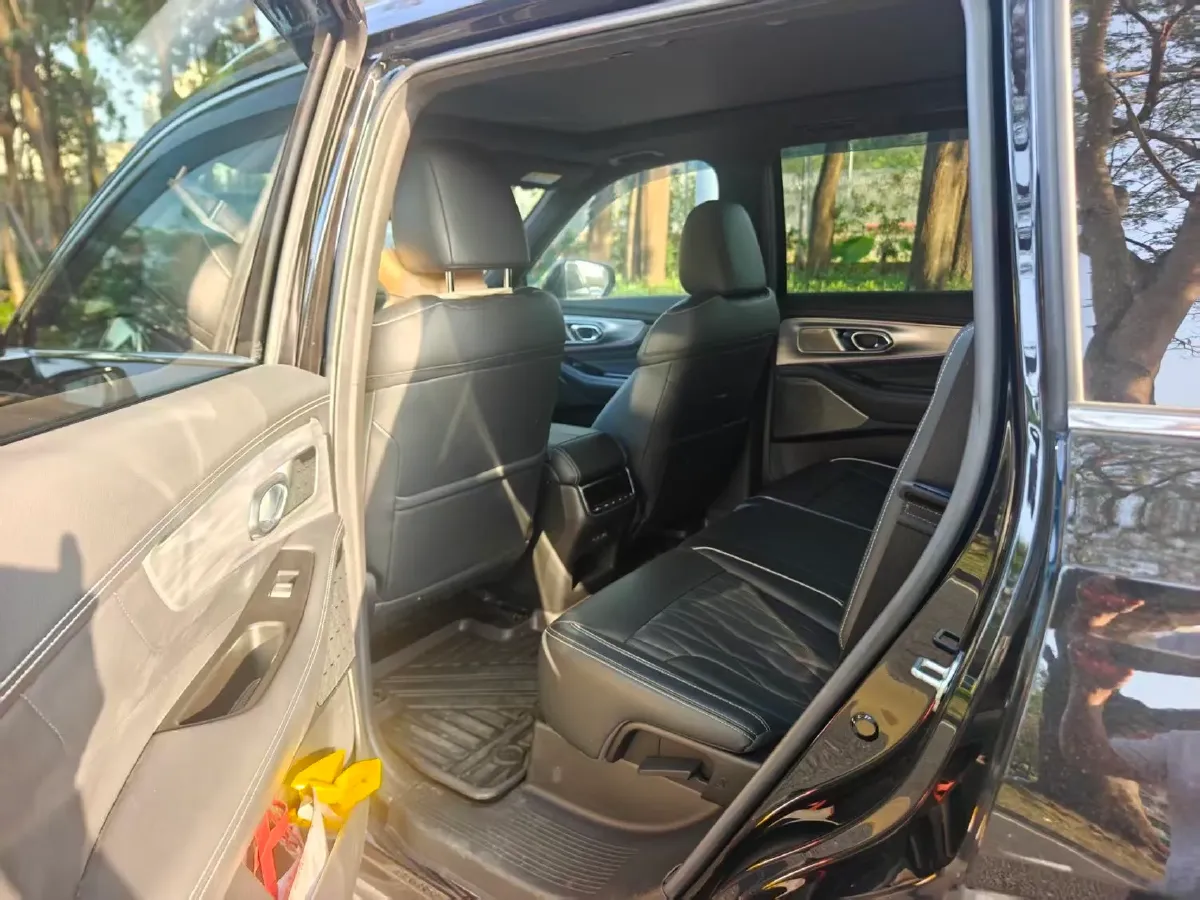 2022 GAC Trumpchi GS8 2.0T 252HP L4 8AT,autocango,china used car exporter,china ev exporter,chinese used car exporter,chinese used ev exporter