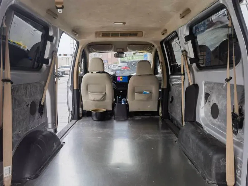 2022 WuLing HongGuang V 1.5L 99HP L4 6MT,autocango,china used car exporter,china ev exporter,chinese used car exporter,chinese used ev exporter