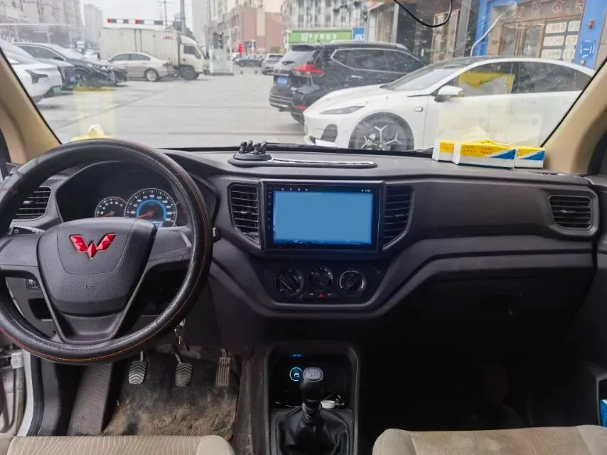 2022 WuLing HongGuang V 1.5L 99HP L4 6MT,autocango,china used car exporter,china ev exporter,chinese used car exporter,chinese used ev exporter