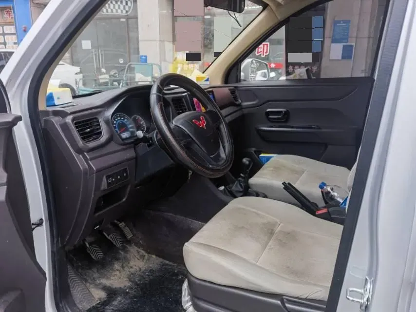 2022 WuLing HongGuang V 1.5L 99HP L4 6MT,autocango,china used car exporter,china ev exporter,chinese used car exporter,chinese used ev exporter