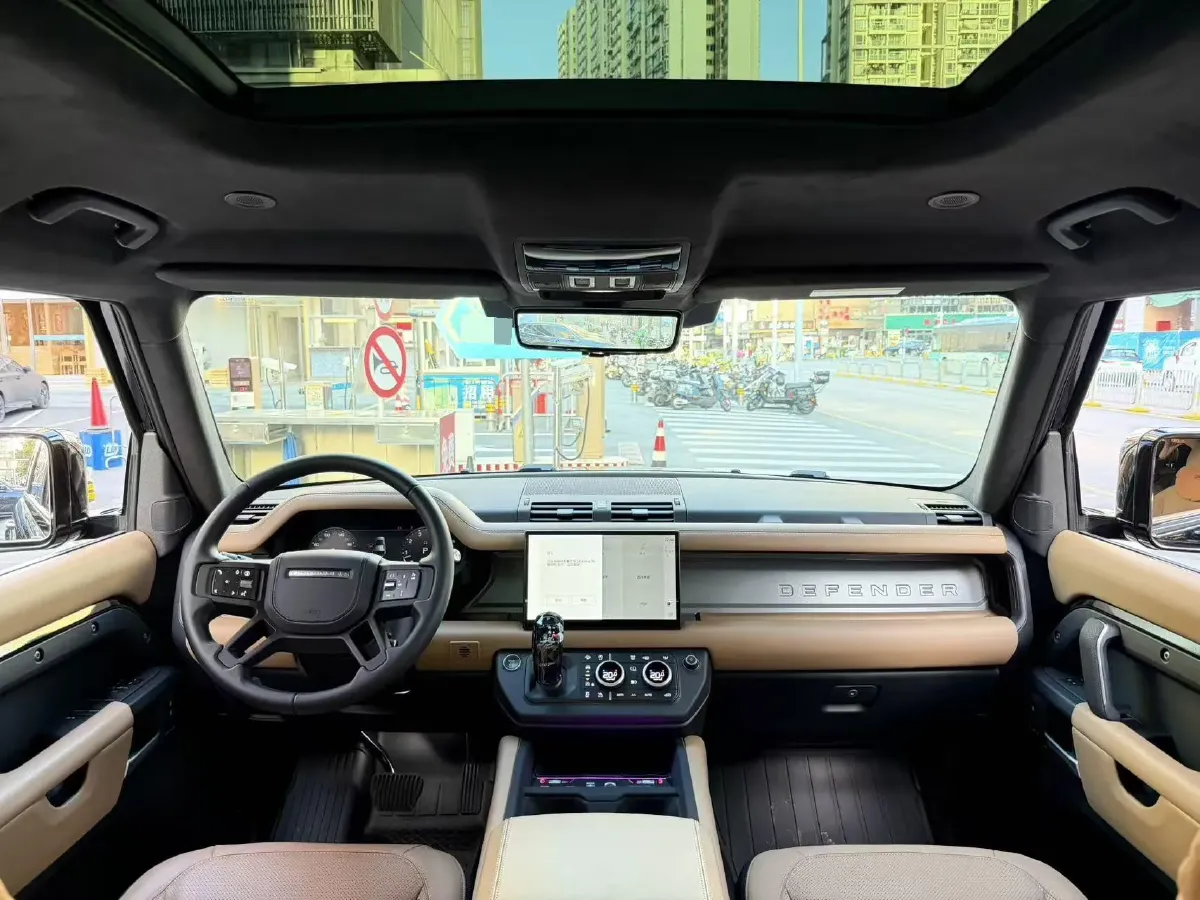 2025 Land Rover Defender 3.0T 400HP L6 8AT,autocango,china used car exporter,china ev exporter,chinese used car exporter,chinese used ev exporter