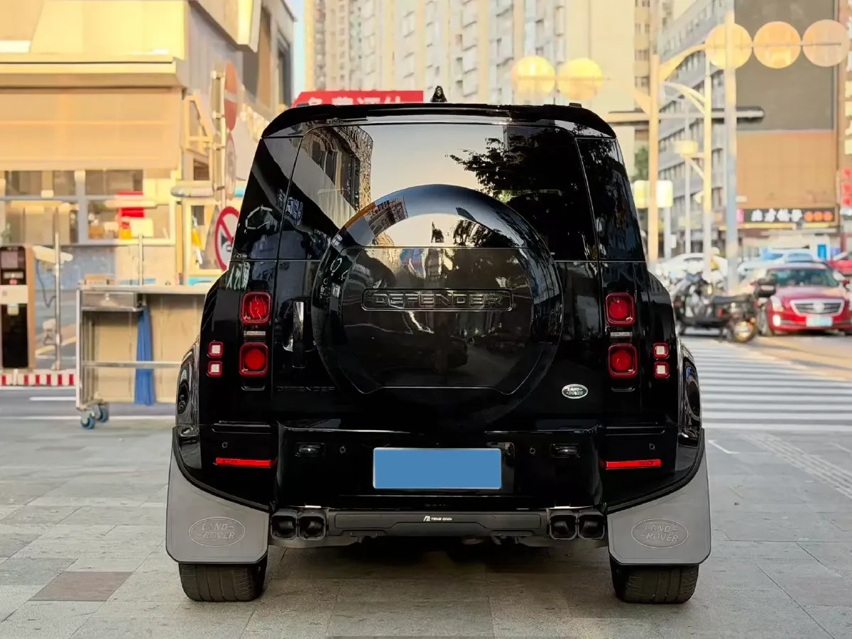 2025 Land Rover Defender 3.0T 400HP L6 8AT,autocango,china used car exporter,china ev exporter,chinese used car exporter,chinese used ev exporter