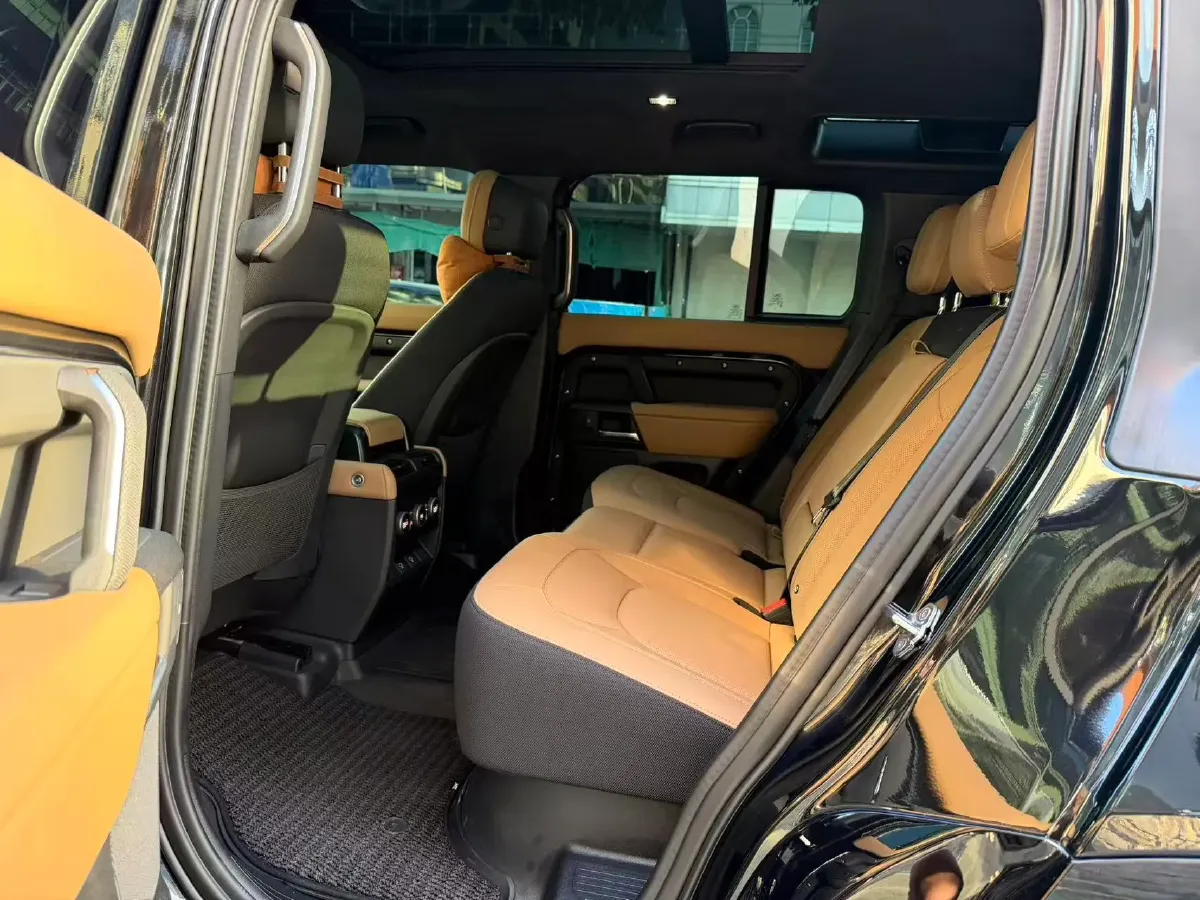 2025 Land Rover Defender 3.0T 400HP L6 8AT,autocango,china used car exporter,china ev exporter,chinese used car exporter,chinese used ev exporter