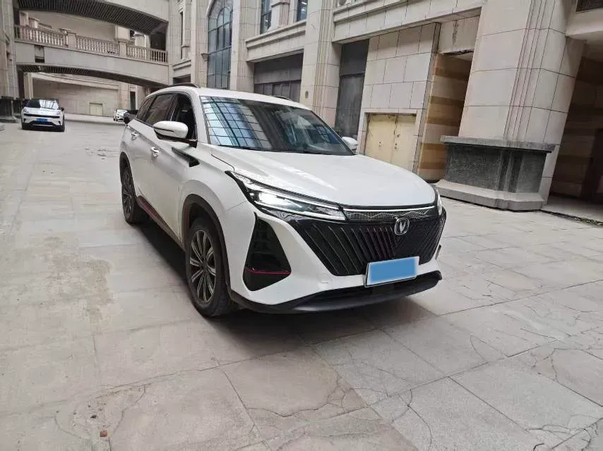 2022 ChangAn CS75 Plus 1.5T 188HP L4 8AT,autocango,china used car exporter,china ev exporter,chinese used car exporter,chinese used ev exporter