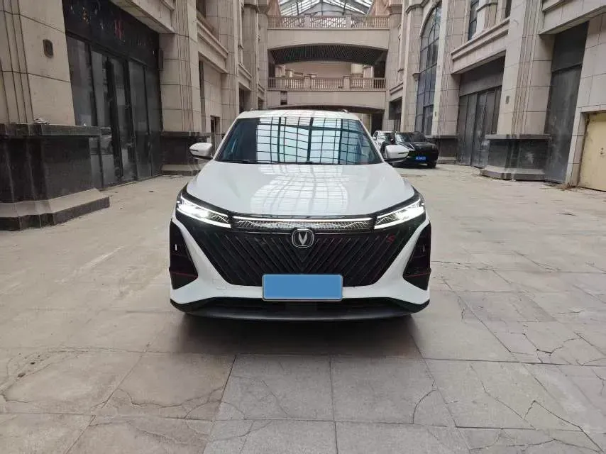 2022 ChangAn CS75 Plus 1.5T 188HP L4 8AT,autocango,china used car exporter,china ev exporter,chinese used car exporter,chinese used ev exporter