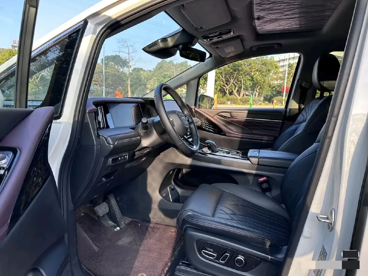 2024 GAC Trumpchi M8 2.0T 252HP L4 8AT,autocango,china used car exporter,china ev exporter,chinese used car exporter,chinese used ev exporter