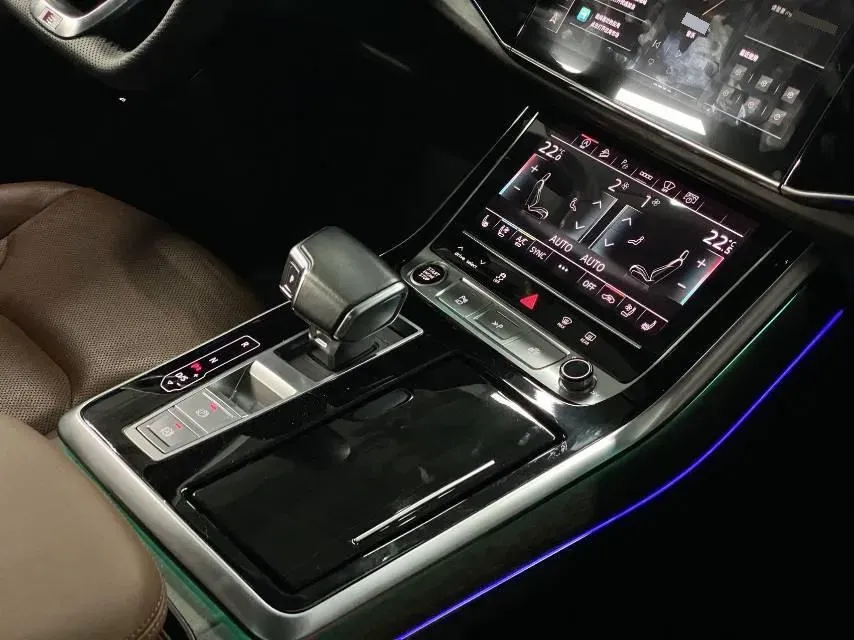 2021 Audi Q7 3.0T 340HP V6 8AT,autocango,china used car exporter,china ev exporter,chinese used car exporter,chinese used ev exporter