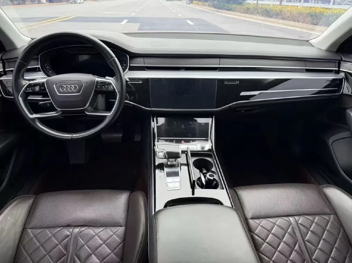 2021 Audi A8 3.0T 286HP V6 8AT,autocango,china used car exporter,china ev exporter,chinese used car exporter,chinese used ev exporter