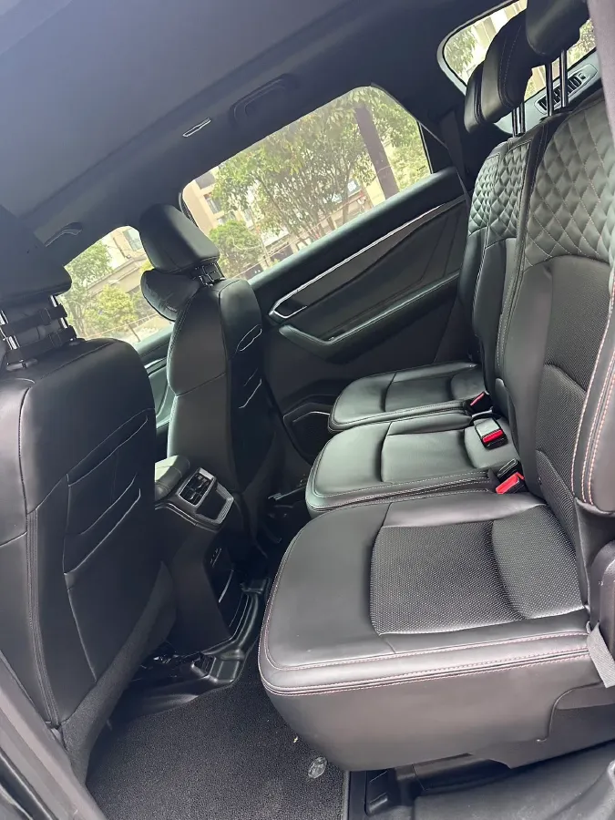 2023 Geely Okavango L 2.0T 218HP L4 7DCT,autocango,china used car exporter,china ev exporter,chinese used car exporter,chinese used ev exporter