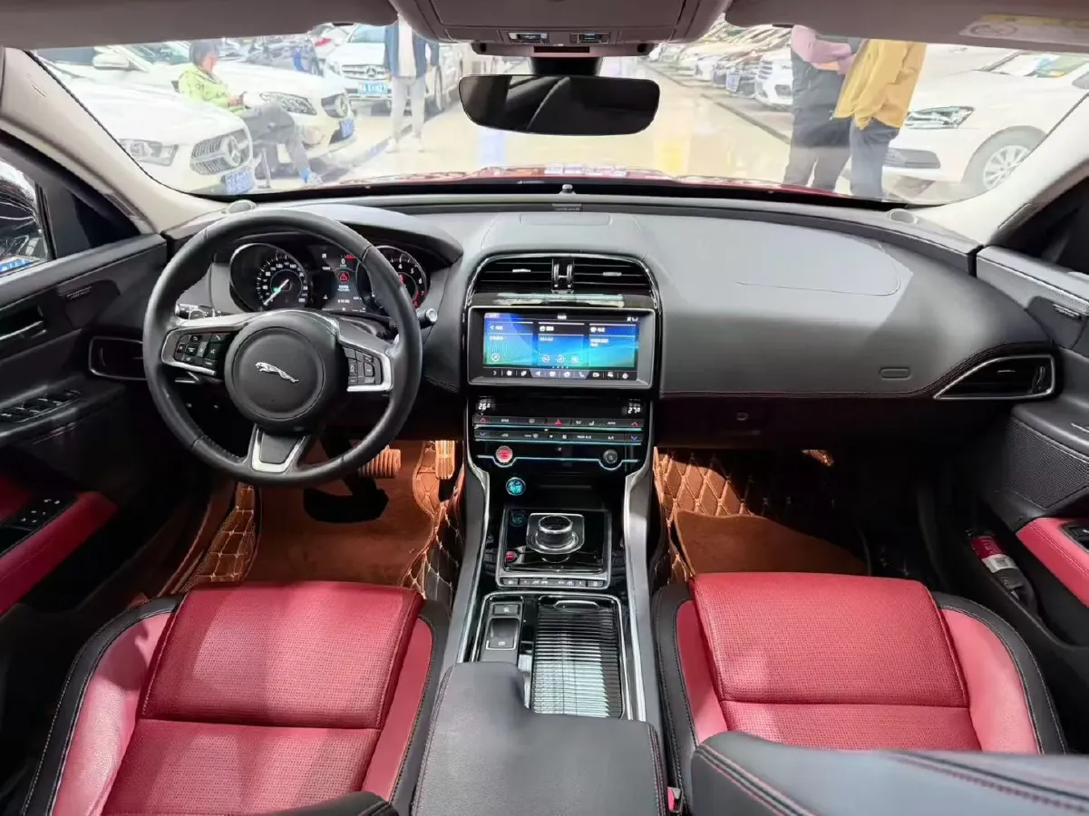 2018 Jaguar F-PACE 2.0T 250HP L4 8AT,autocango,china used car exporter,china ev exporter,chinese used car exporter,chinese used ev exporter