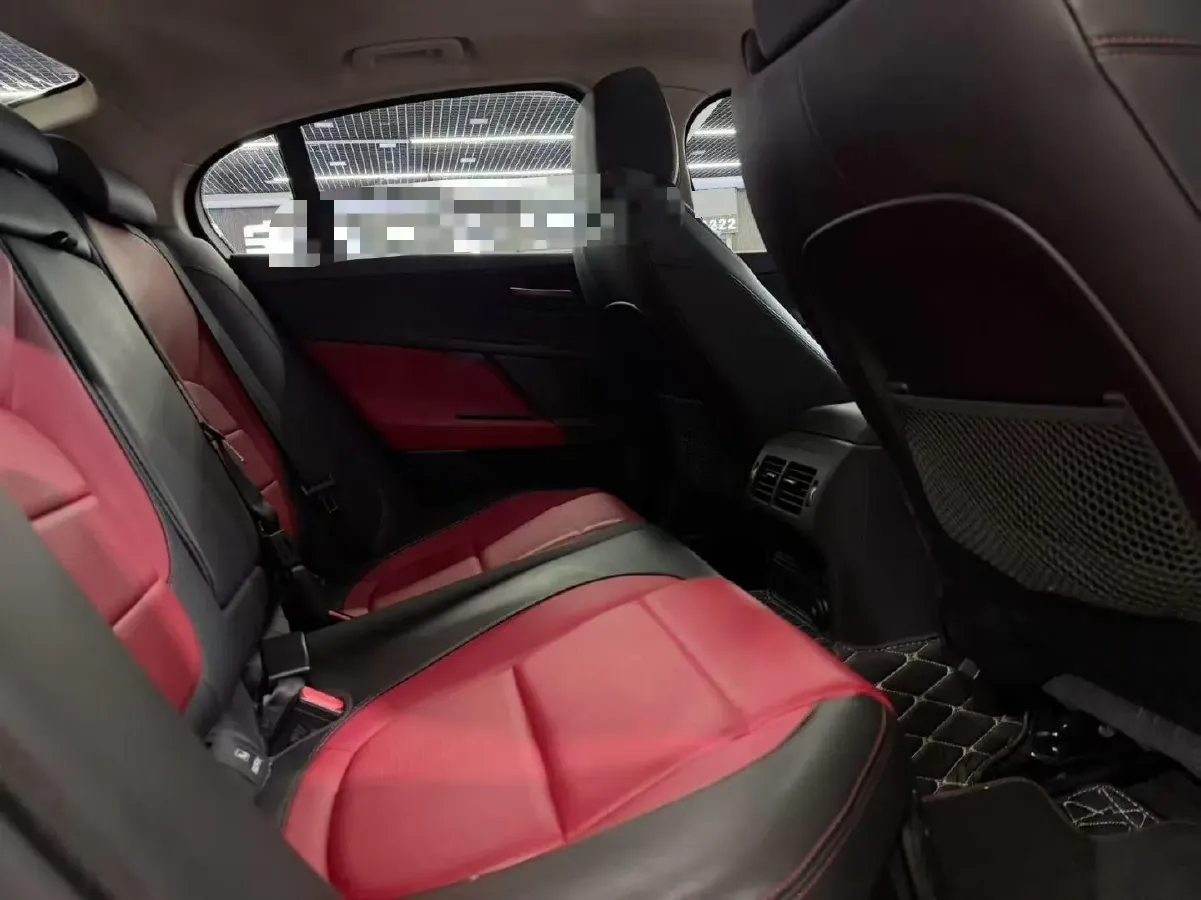 2018 Jaguar F-PACE 2.0T 250HP L4 8AT,autocango,china used car exporter,china ev exporter,chinese used car exporter,chinese used ev exporter