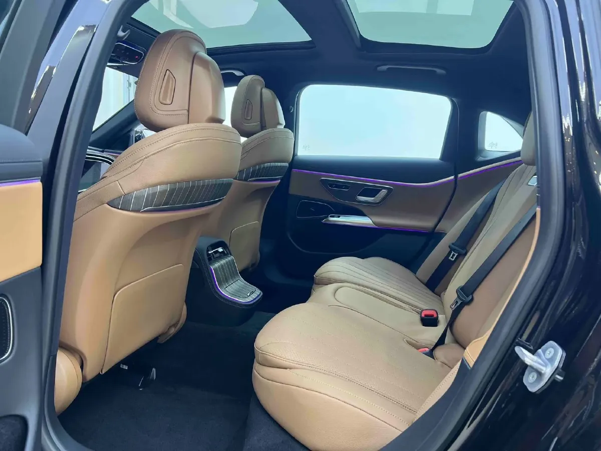 2024 Mercedes-Benz E Class 2.0T 204HP L4 9AT PHEV 25.4KWH,autocango,china used car exporter,china ev exporter,chinese used car exporter,chinese used ev exporter
