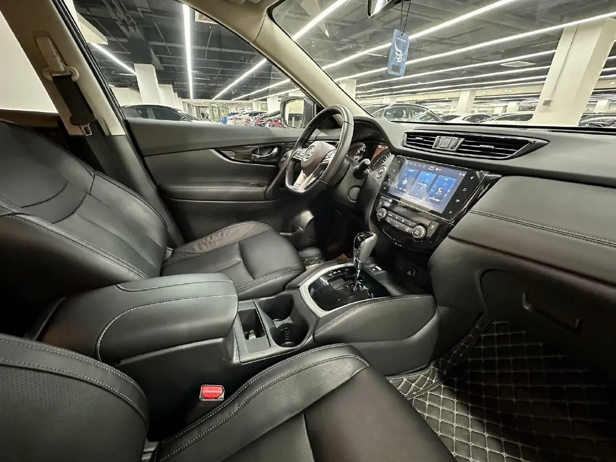 2021 Nissan X-Trail 2.0L 151HP L4 CVT,autocango,china used car exporter,china ev exporter,chinese used car exporter,chinese used ev exporter