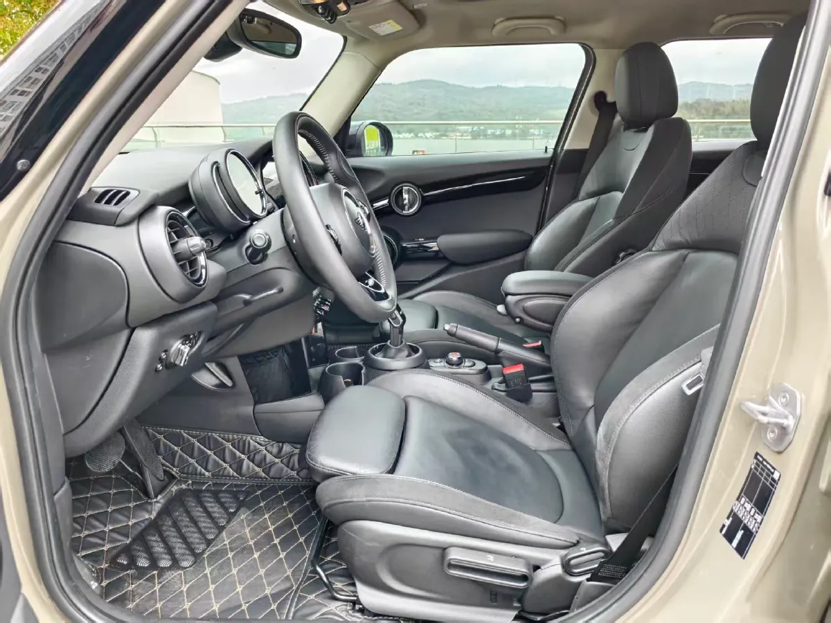 2020 MINI MINI 1.5T 136HP L3 7DCT,autocango,china used car exporter,china ev exporter,chinese used car exporter,chinese used ev exporter