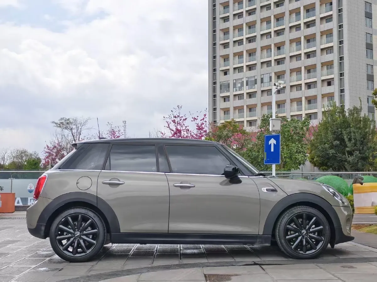 2020 MINI MINI 1.5T 136HP L3 7DCT,autocango,china used car exporter,china ev exporter,chinese used car exporter,chinese used ev exporter