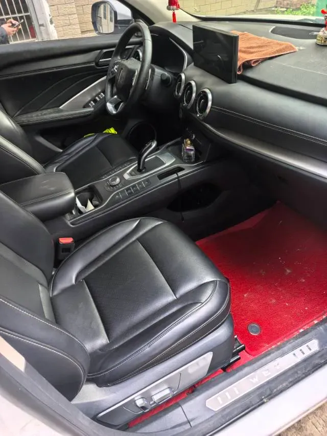 2021 WEY VV6 2.0T 227HP L4 7DCT,autocango,china used car exporter,china ev exporter,chinese used car exporter,chinese used ev exporter