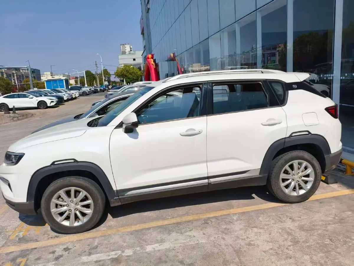 2018 ChangAn CS35 Plus 1.6L 128HP L4 5MT,autocango,china used car exporter,china ev exporter,chinese used car exporter,chinese used ev exporter