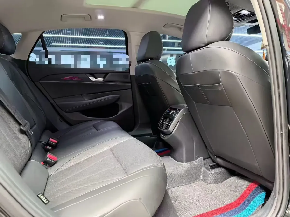 2025 Volkswagen Passat 2.0T 220HP L4 7DCT,autocango,china used car exporter,china ev exporter,chinese used car exporter,chinese used ev exporter