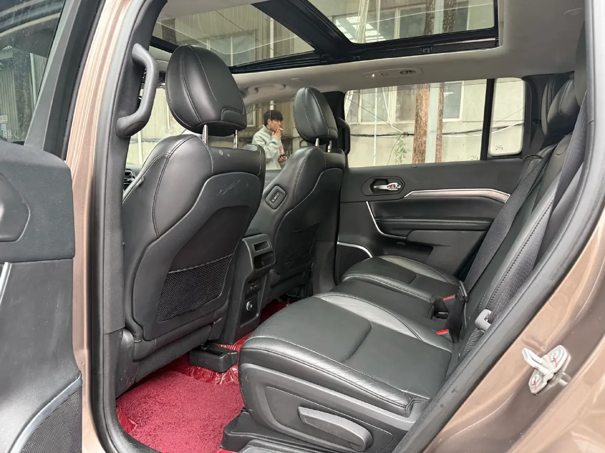 2018 Jeep Grand Commander 2.0T 265HP L4 9AT,autocango,china used car exporter,china ev exporter,chinese used car exporter,chinese used ev exporter