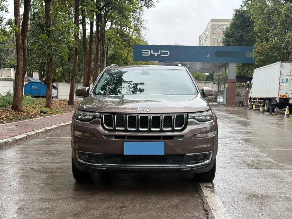 2018 Jeep Grand Commander 2.0T 265HP L4 9AT,autocango,china used car exporter,china ev exporter,chinese used car exporter,chinese used ev exporter